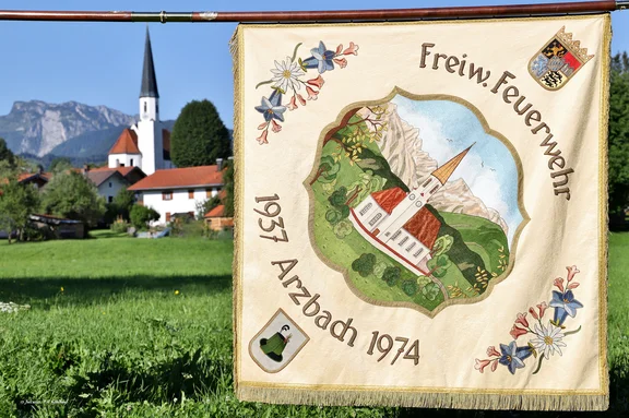 FF Arzbach Fahne Vorderseite.JPG